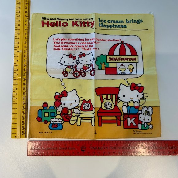 LOT OF 4 VINTAGE 1970S RARE HELLO KITTY HANDKERCHIEFS - Picture 2 of 16